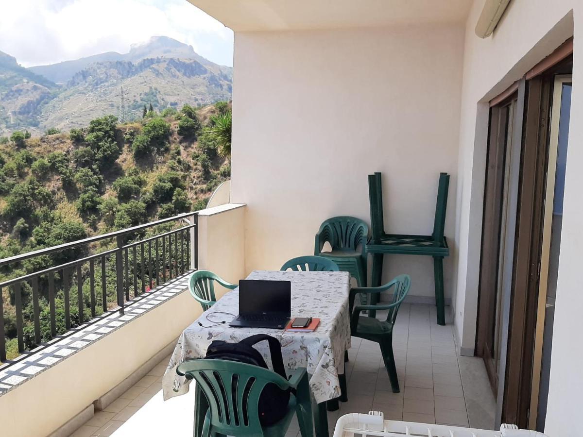 Casa Vacanze Andreana Apartment Летояни Екстериор снимка