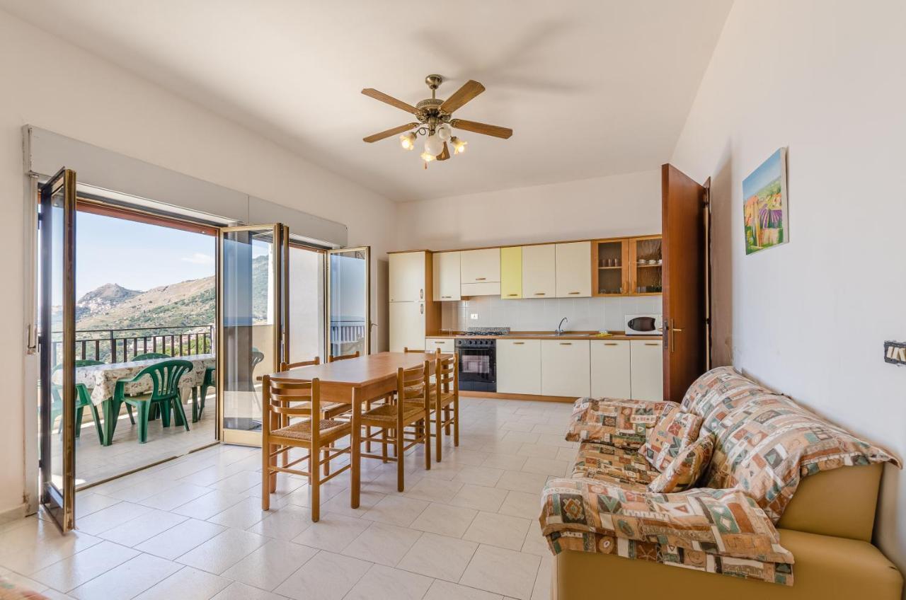 Casa Vacanze Andreana Apartment Летояни Екстериор снимка