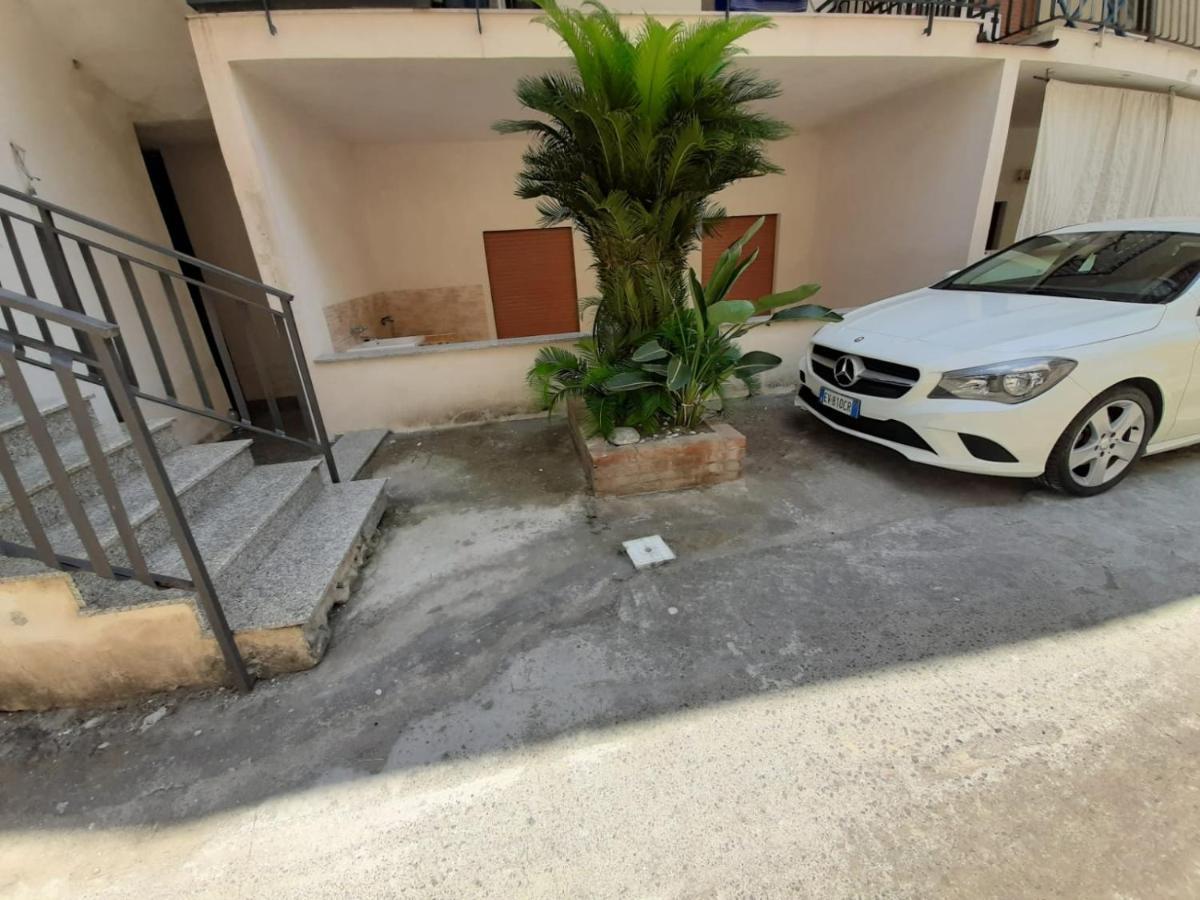 Casa Vacanze Andreana Apartment Летояни Екстериор снимка