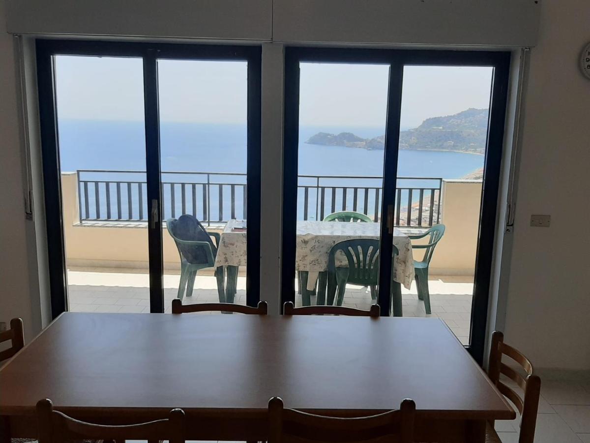 Casa Vacanze Andreana Apartment Летояни Екстериор снимка